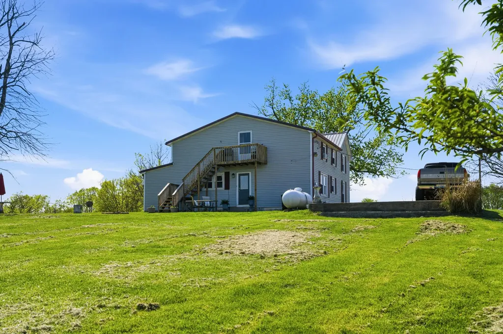 5821 Lawrenceburg Road Chaplin KY 40012
