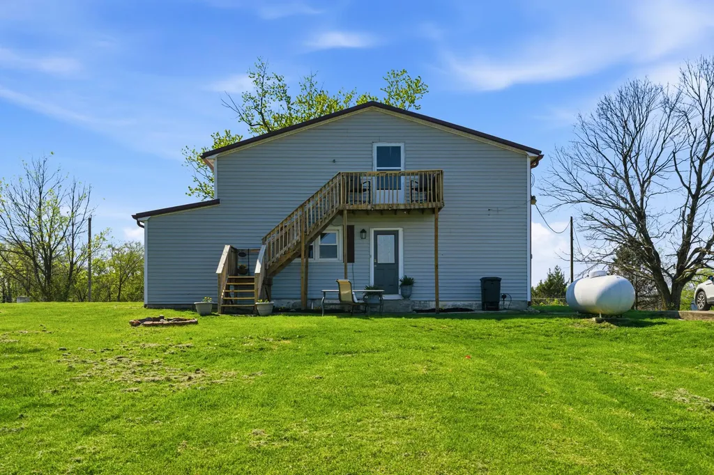 5821 Lawrenceburg Road Chaplin KY 40012