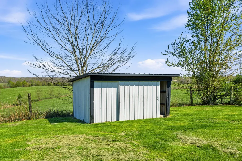 5821 Lawrenceburg Road Chaplin KY 40012