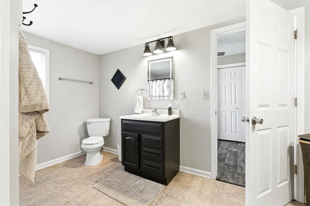 5821 Lawrenceburg Road Chaplin KY 40012