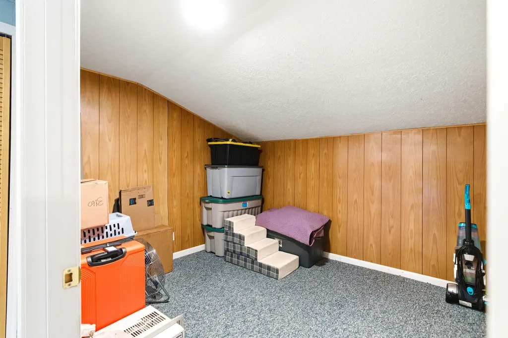 5821 Lawrenceburg Road Chaplin KY 40012