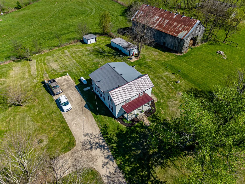 5821 Lawrenceburg Road Chaplin KY 40012