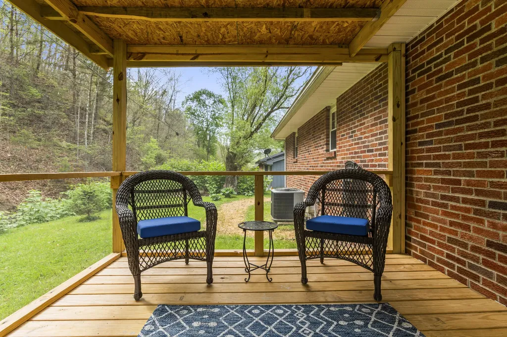460 Pleasant Valley Road Morehead KY 40351