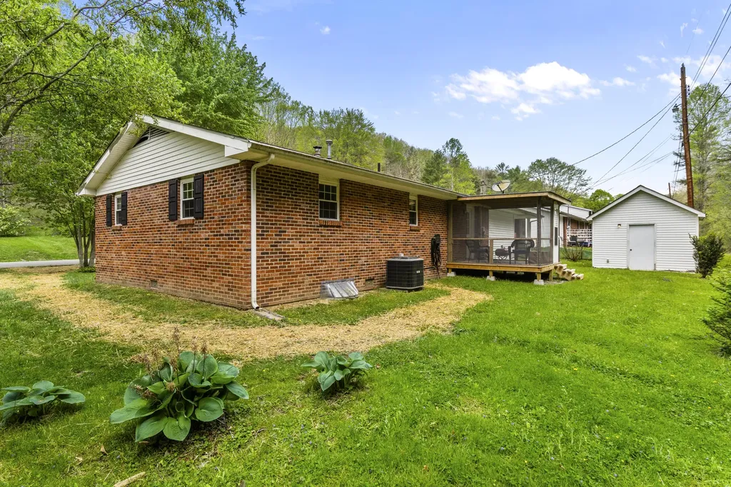 460 Pleasant Valley Road Morehead KY 40351