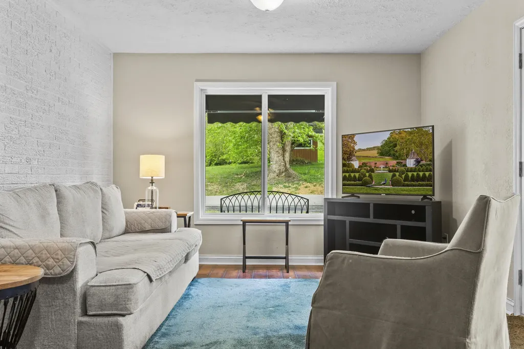 460 Pleasant Valley Road Morehead KY 40351