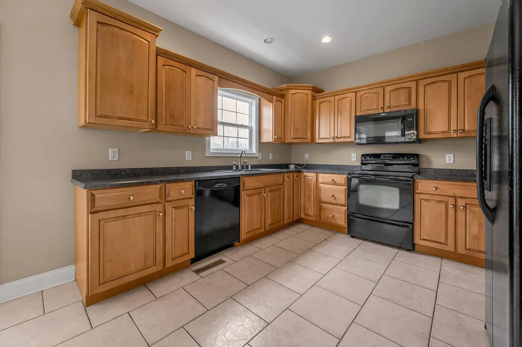 231 Lakeshore Drive Georgetown KY 40324