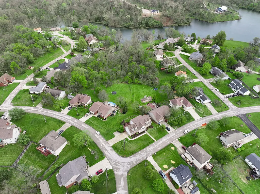 231 Lakeshore Drive Georgetown KY 40324