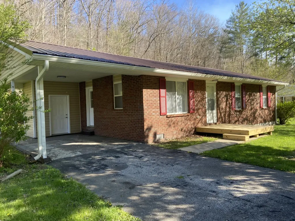 326 Pleasant Valley Road Morehead KY 40351