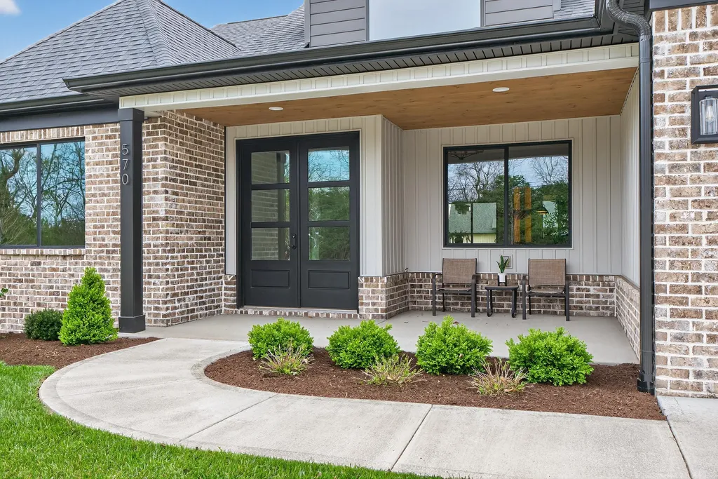 570 Saffron Lane Versailles KY 40383