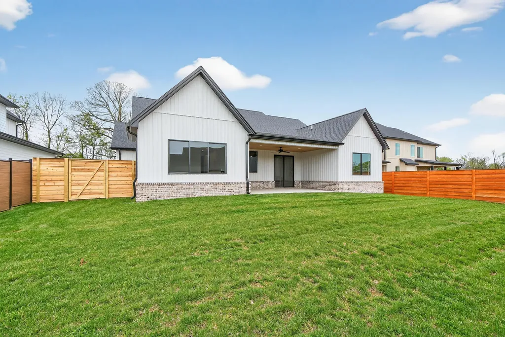 570 Saffron Lane Versailles KY 40383