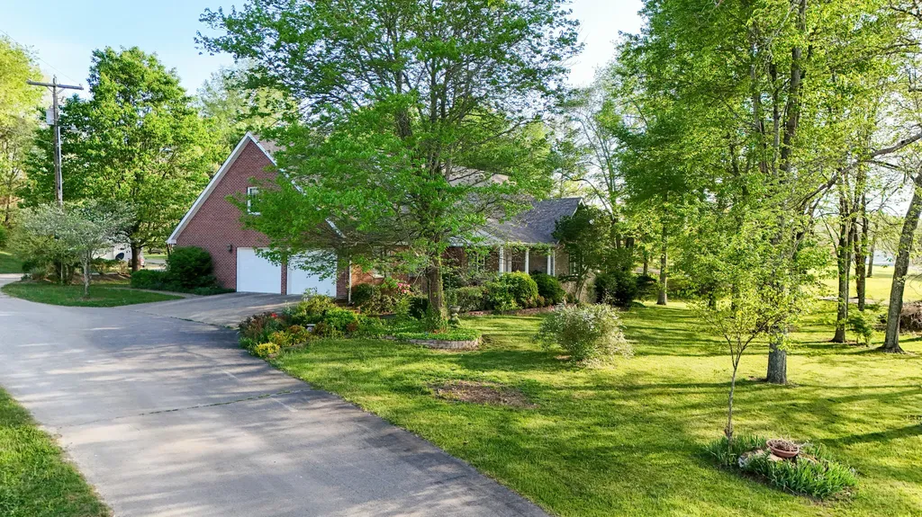 5686 Slate Lick Road London KY 40741