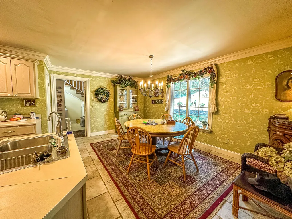5686 Slate Lick Road London KY 40741
