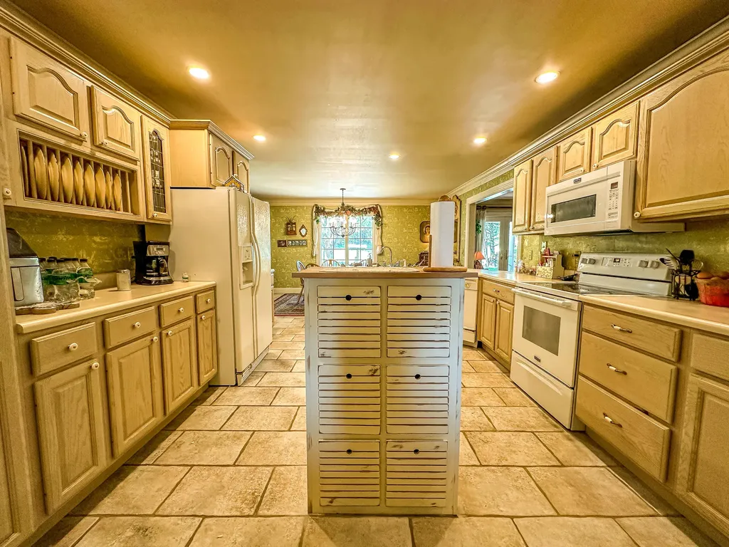 5686 Slate Lick Road London KY 40741