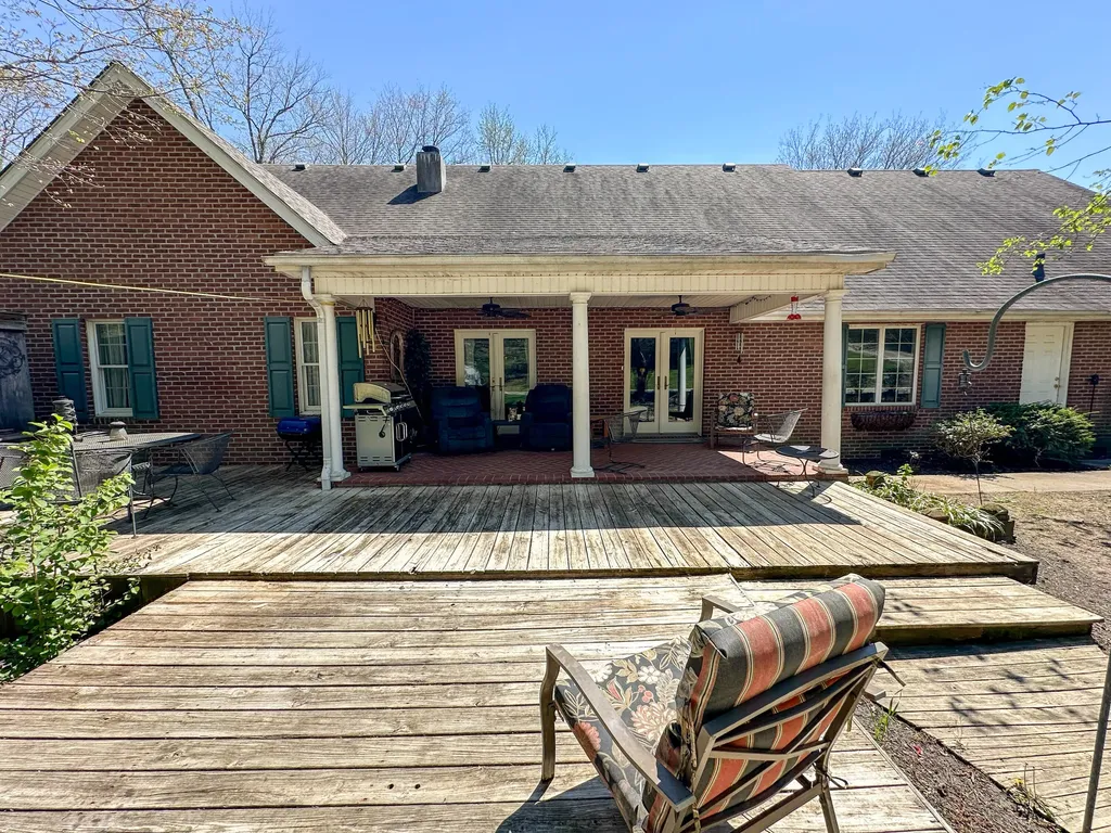 5686 Slate Lick Road London KY 40741