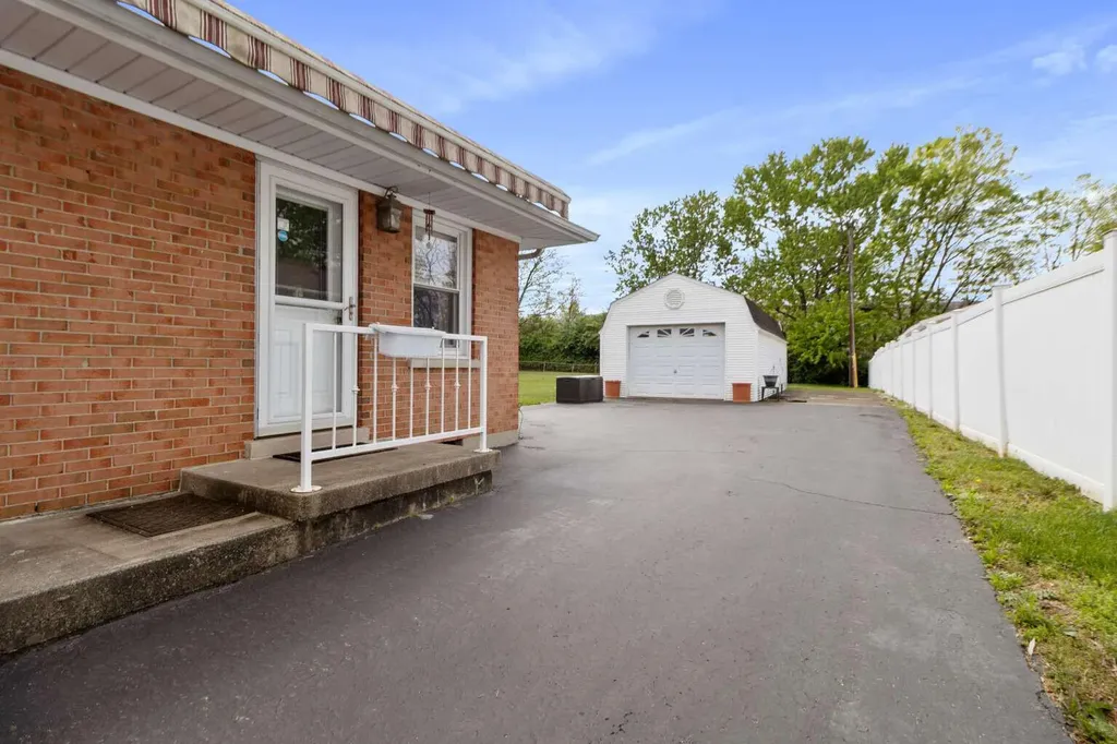 700 Eden Court Lexington KY 40505