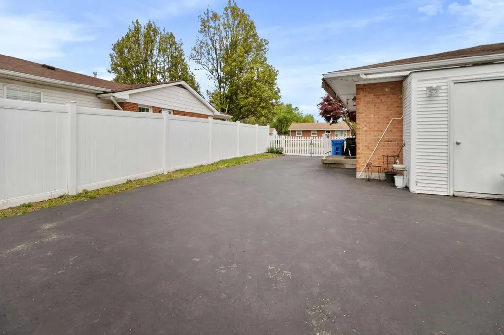 700 Eden Court Lexington KY 40505