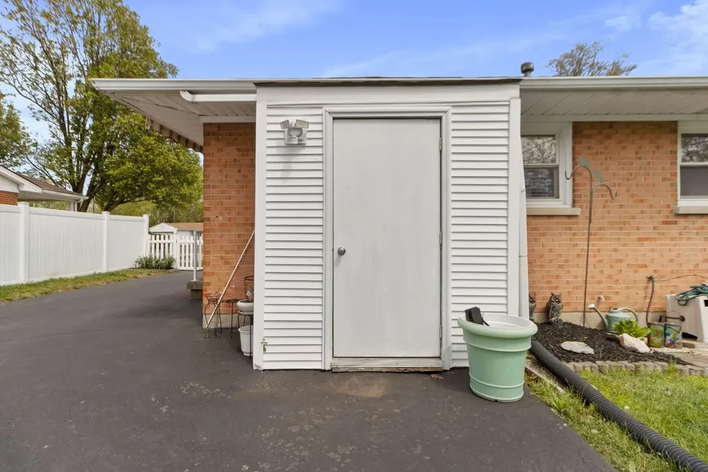 700 Eden Court Lexington KY 40505