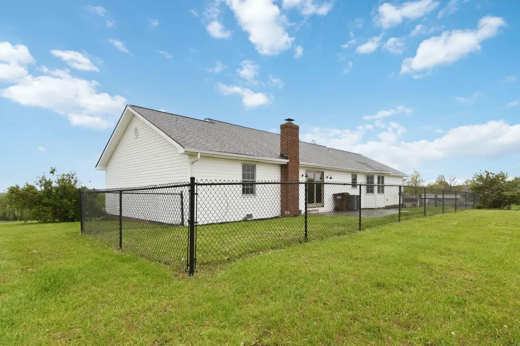 41 Tuggle Road Danville KY 40422