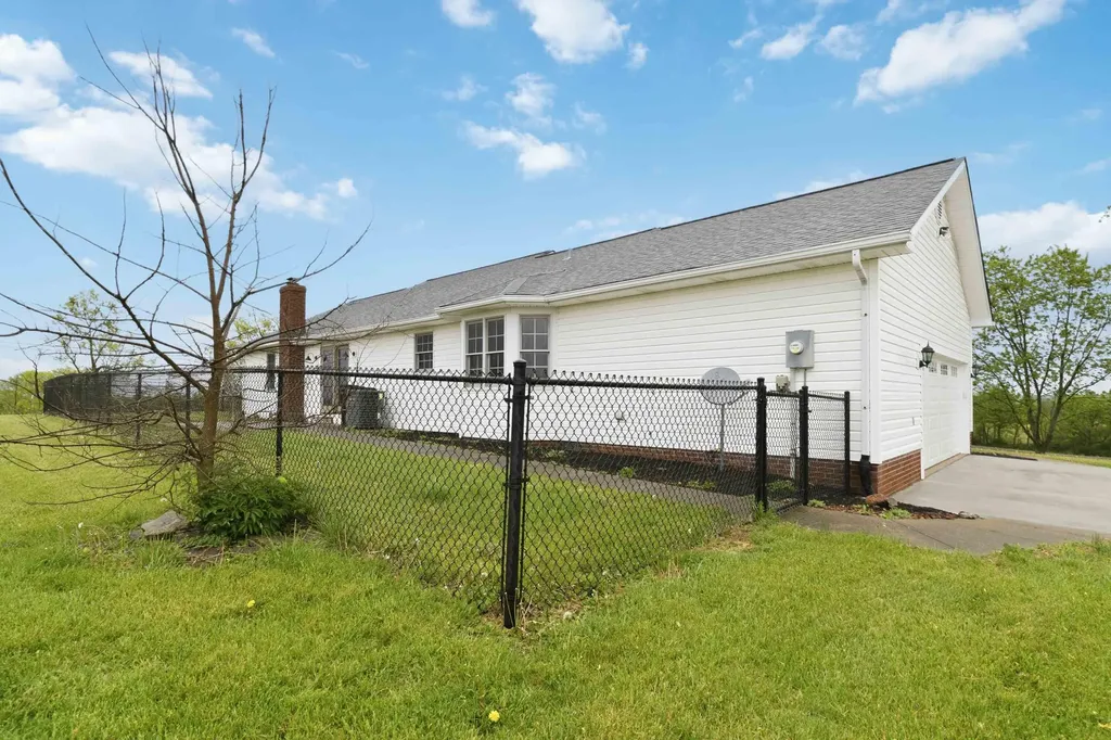 41 Tuggle Road Danville KY 40422