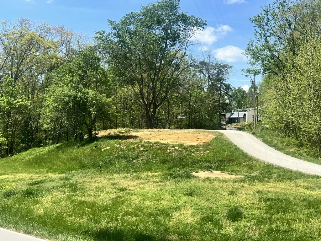 33 Old Beaver Loop Monticello KY 42633