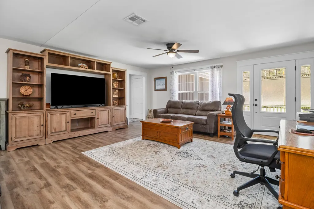 6129 Somerset Road London KY 40741