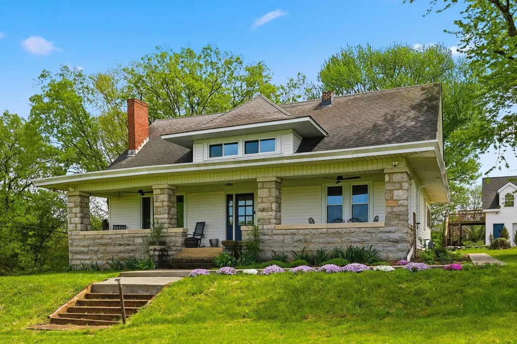 314 N Winter Street Midway KY 40347