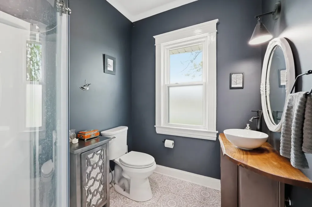 314 N Winter Street Midway KY 40347
