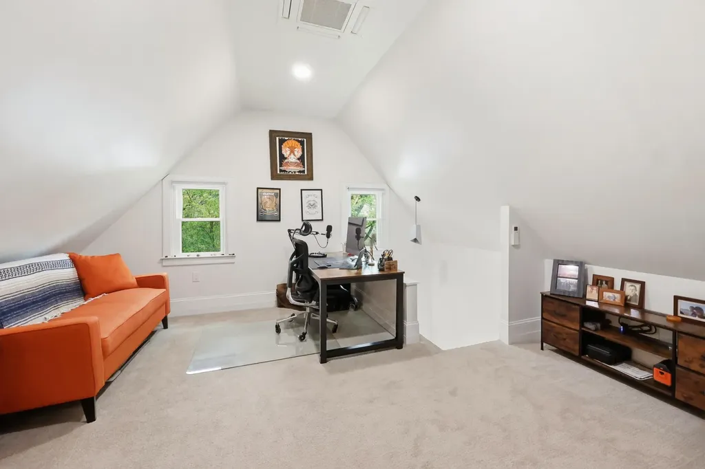 314 N Winter Street Midway KY 40347