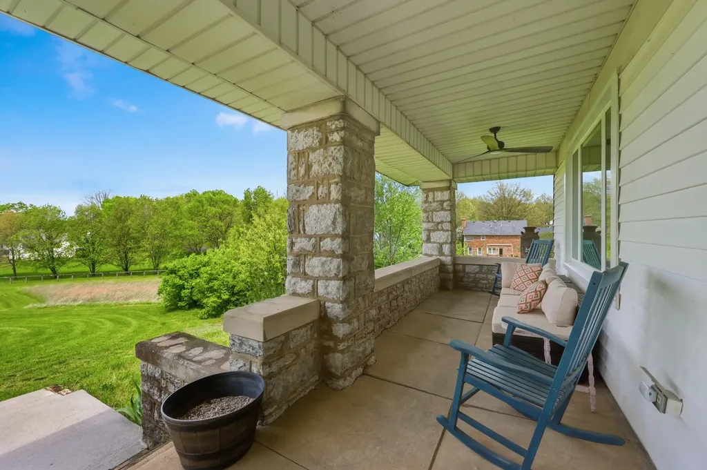 314 N Winter Street Midway KY 40347