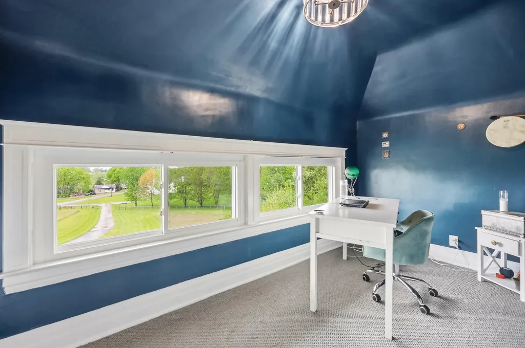 314 N Winter Street Midway KY 40347