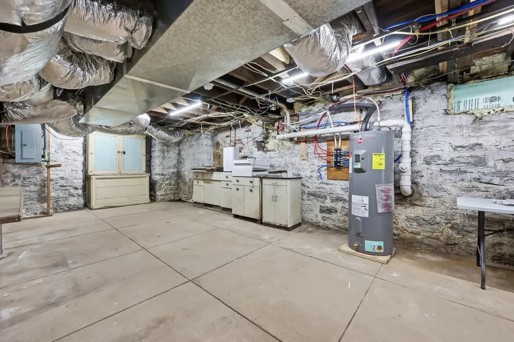 314 N Winter Street Midway KY 40347