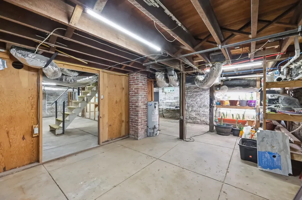 314 N Winter Street Midway KY 40347