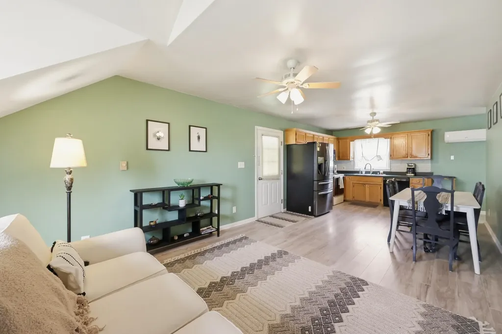 314 N Winter Street Midway KY 40347