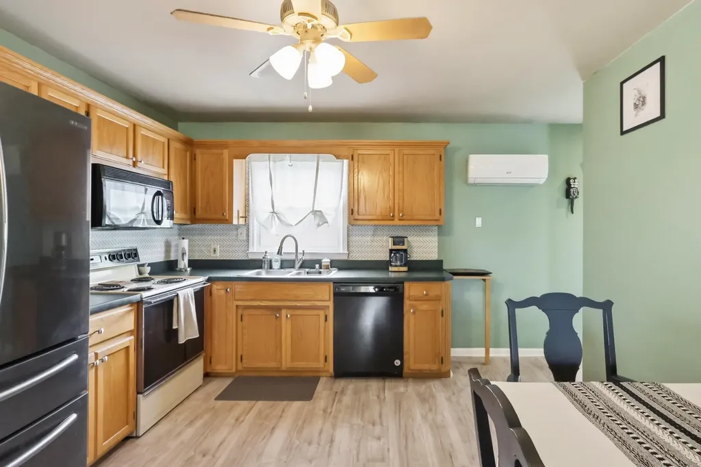 314 N Winter Street Midway KY 40347