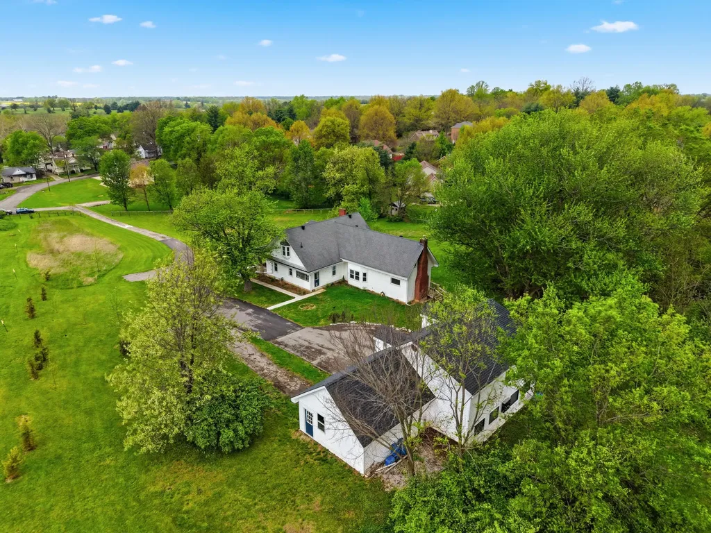 314 N Winter Street Midway KY 40347