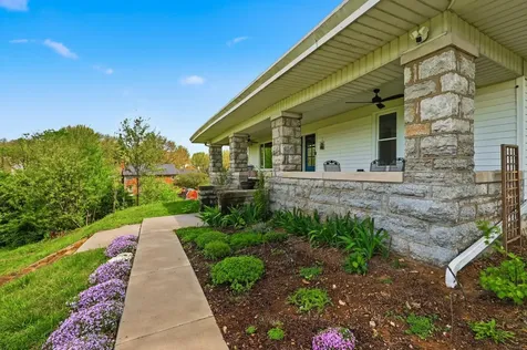 314 N Winter Street Midway KY 40347