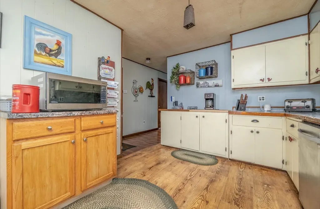 399 Hayes Branch Langley KY 41645
