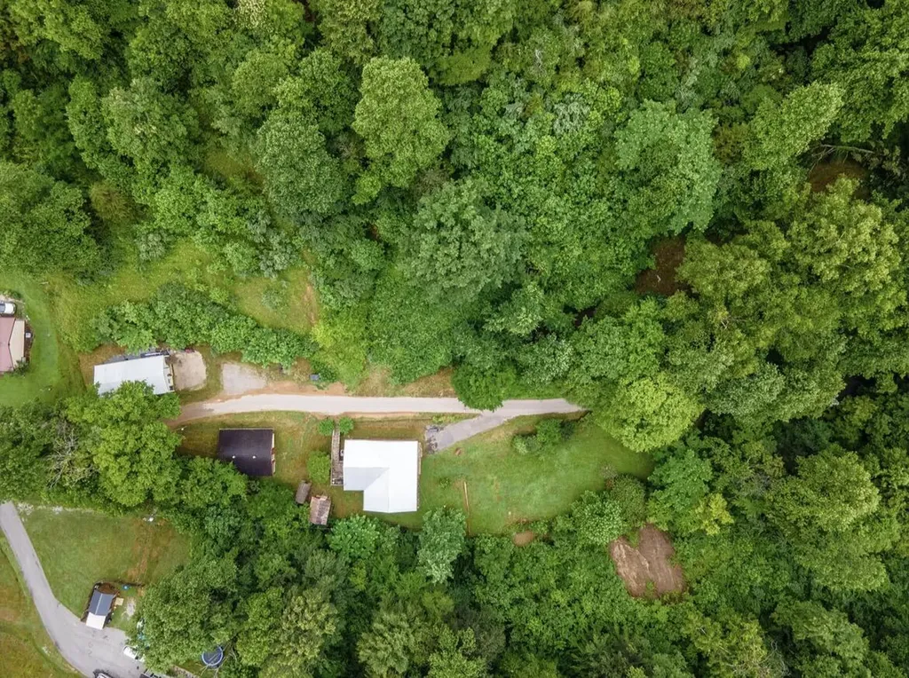 399 Hayes Branch Langley KY 41645