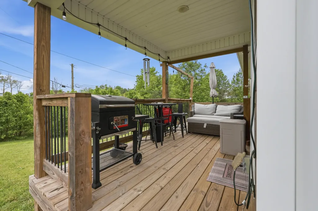 2017 Lucille Route Court Lawrenceburg KY 40342