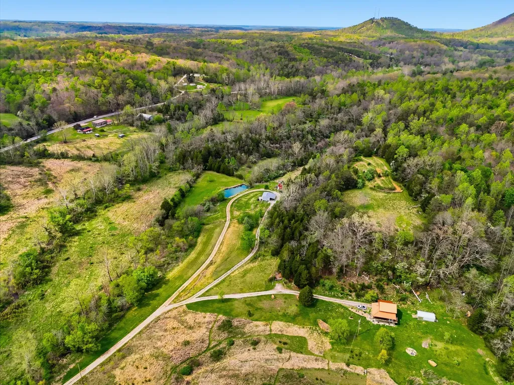 4152 Winchester Road Irvine KY 40336