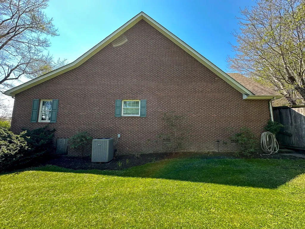 5686 Slate Lick Road London KY 40741