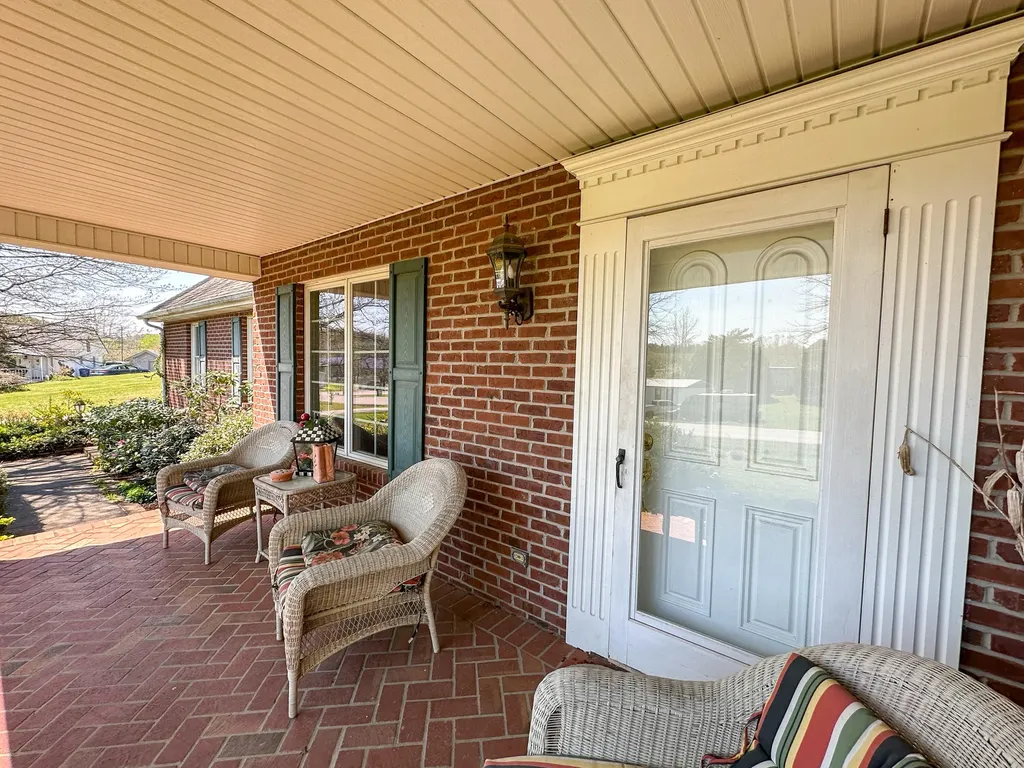 5686 Slate Lick Road London KY 40741