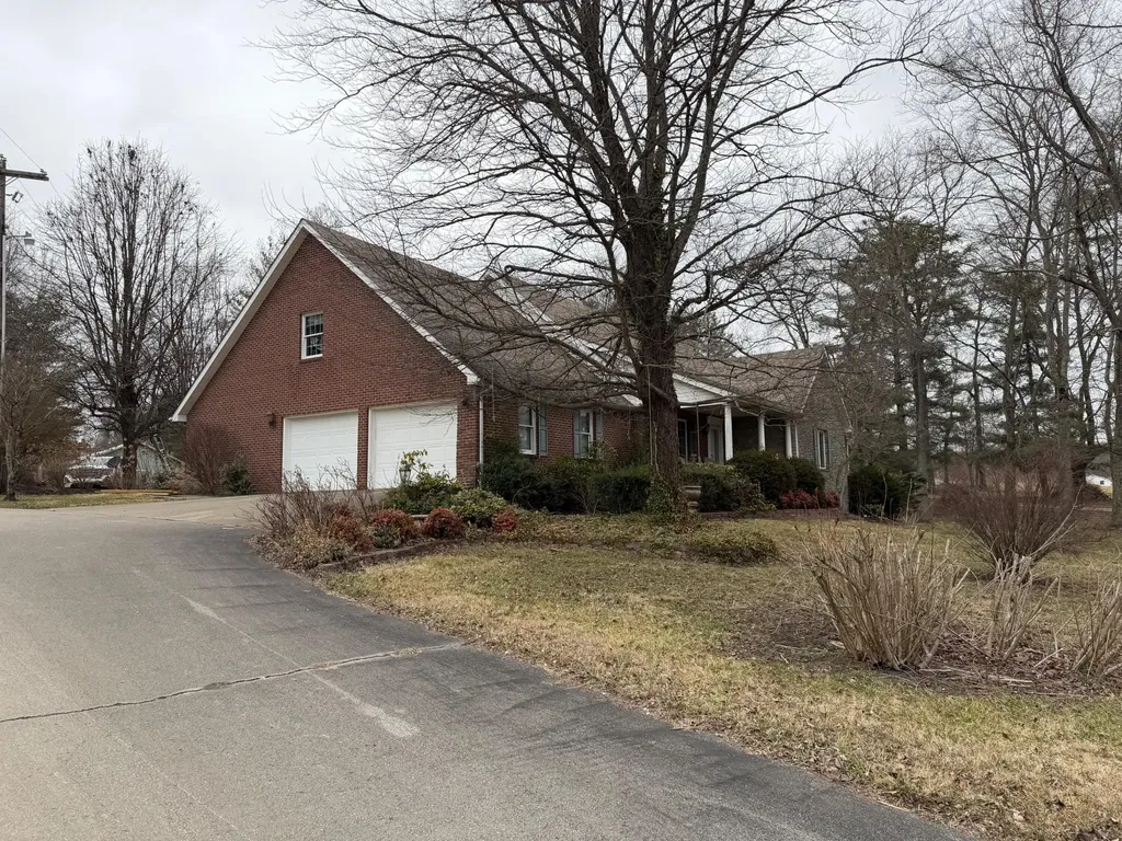 5686 Slate Lick Road London KY 40741