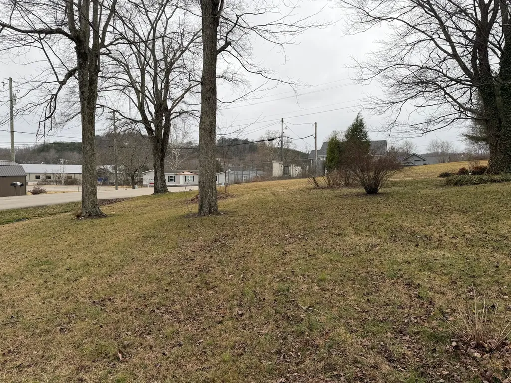 5686 Slate Lick Road London KY 40741