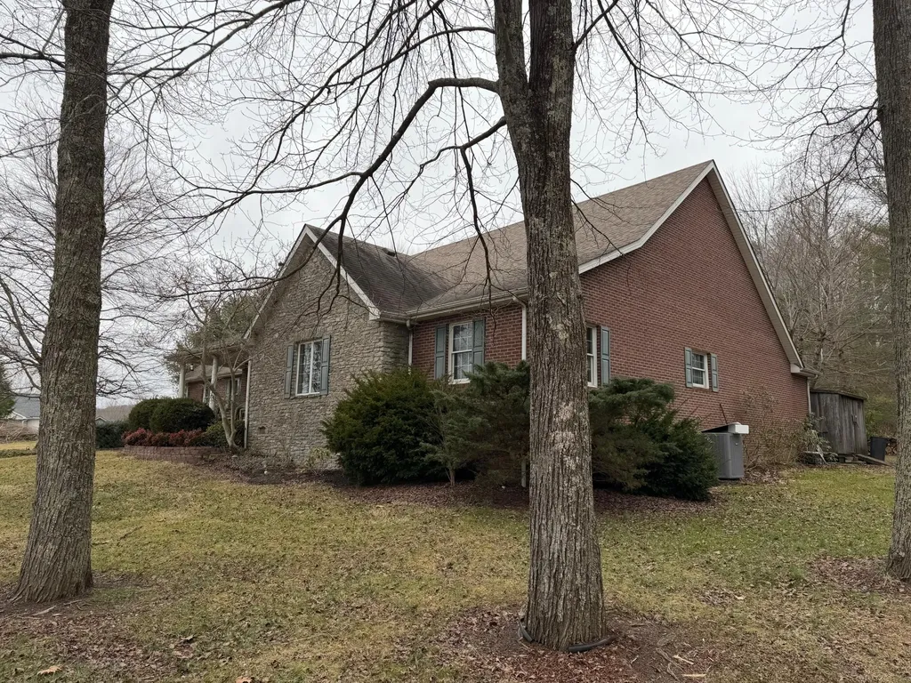 5686 Slate Lick Road London KY 40741