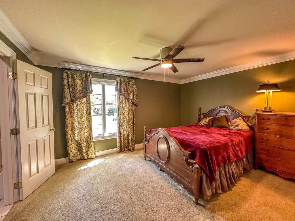 5686 Slate Lick Road London KY 40741