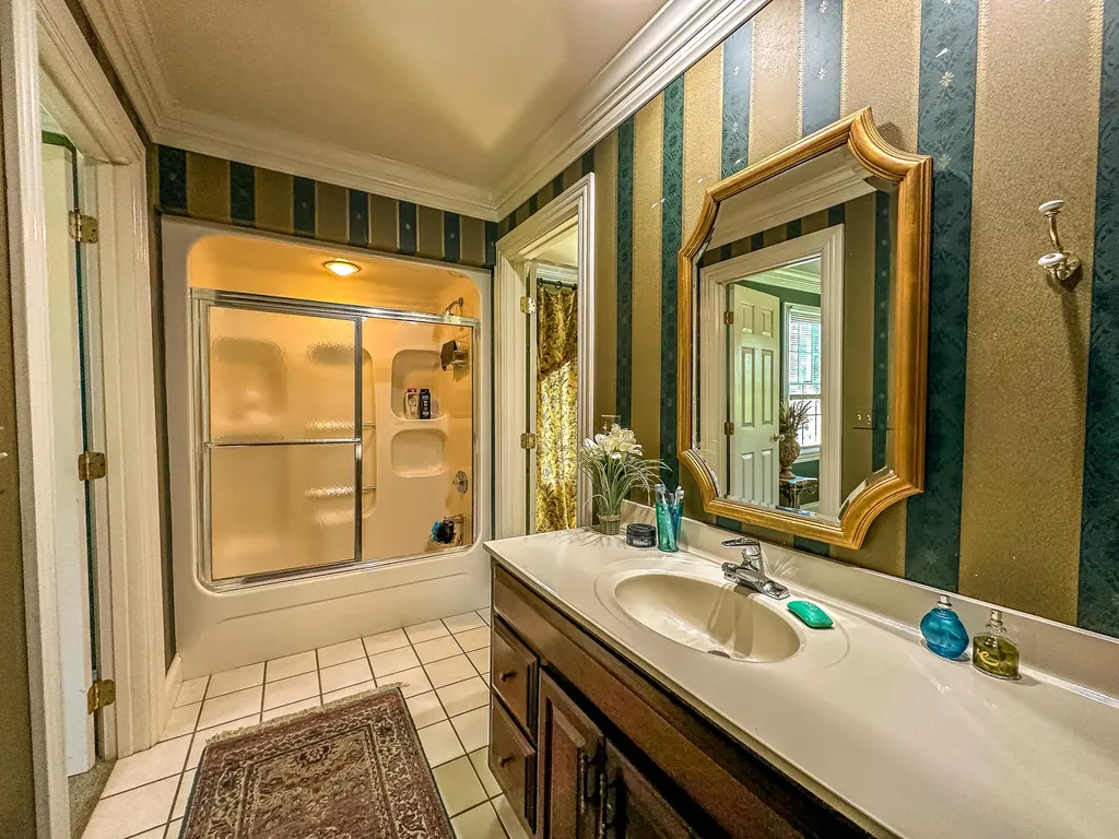 5686 Slate Lick Road London KY 40741