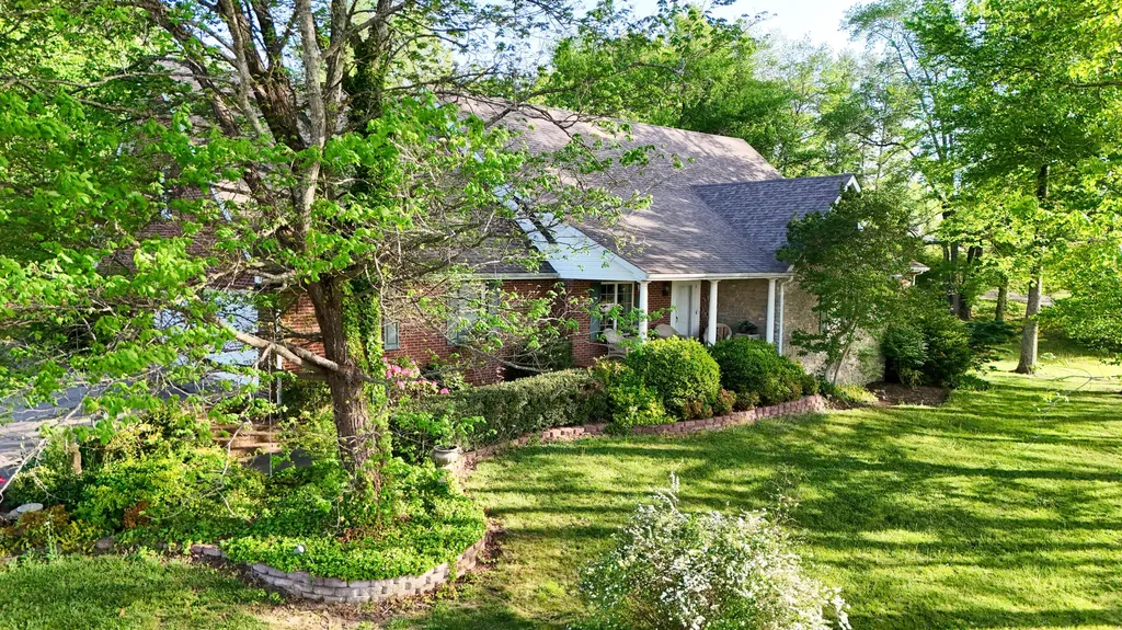 5686 Slate Lick Road London KY 40741