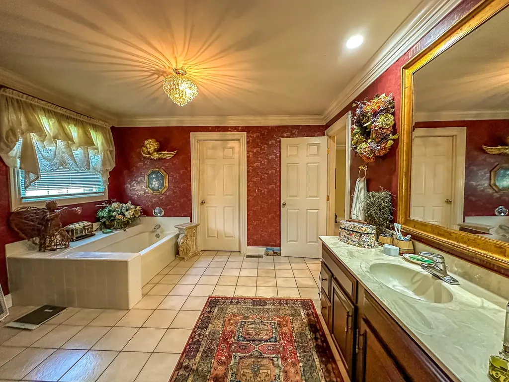 5686 Slate Lick Road London KY 40741