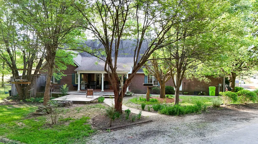 5686 Slate Lick Road London KY 40741